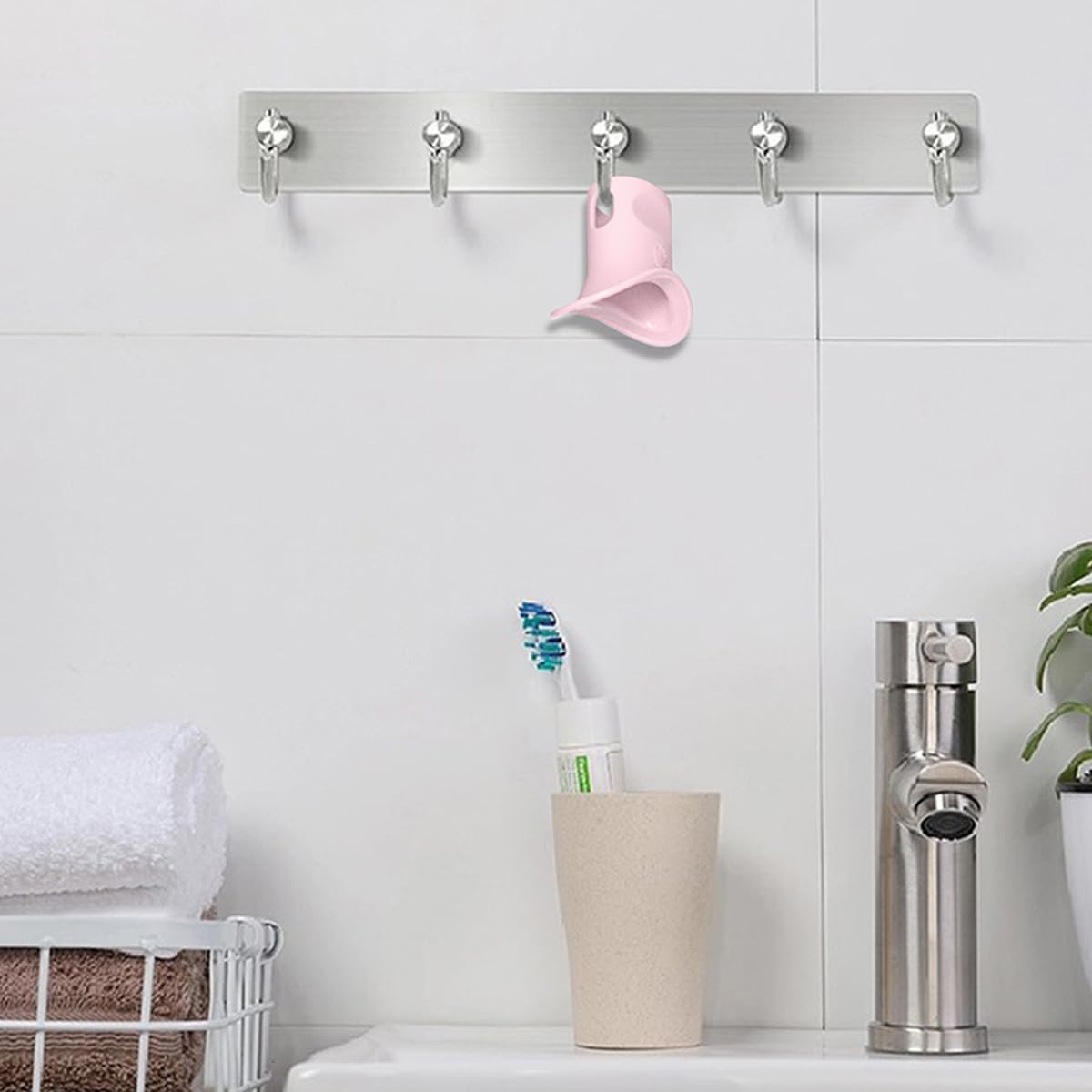 MAYCREATE Eye Wash Cup Silicone Eye Cups for Eye Wash, Hanging Reusable Eye Cleaning Cup, 8ml Portable Eye Rinse Cup Squeeze Eye Care Cup with Scale - Pink MAYCREATE Eye Wash Cup Silicone Eye Cups for Eye Wash, Hanging Reusable Eye Cleaning Cup, 8ml Portable Eye Rinse Cup Squeeze Eye Care Cup with Scale - Pink
